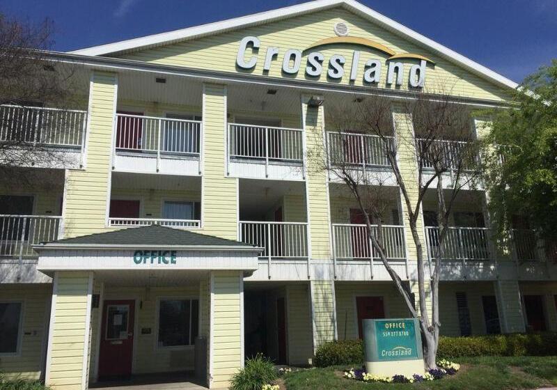 בית מלון כפרי Hometowne Studios By Red Roof Fresno   West