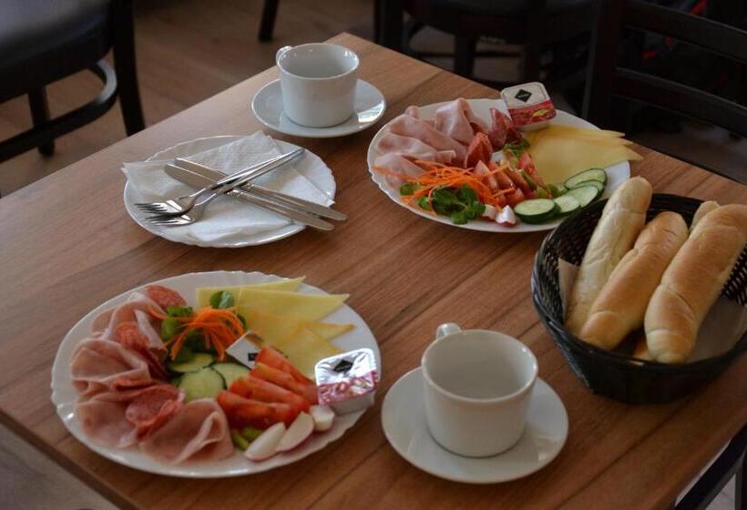 Hostel Děčín Na Skřivánce