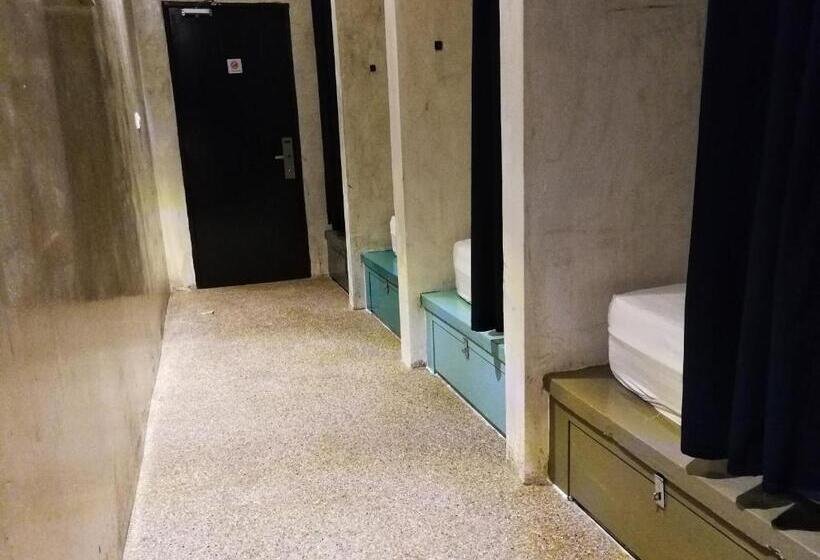 هتل Beds In Garden Hostel Sdn Bhd