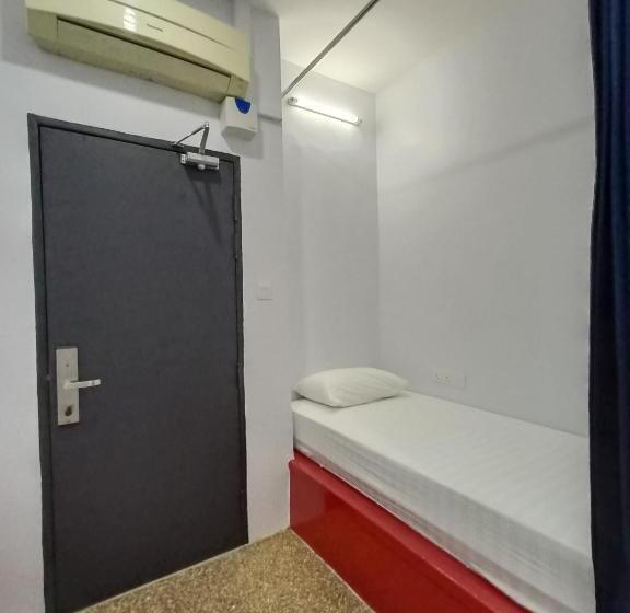 هتل Beds In Garden Hostel Sdn Bhd