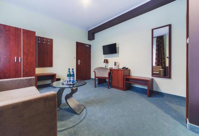 هتل Chmielna Warsaw