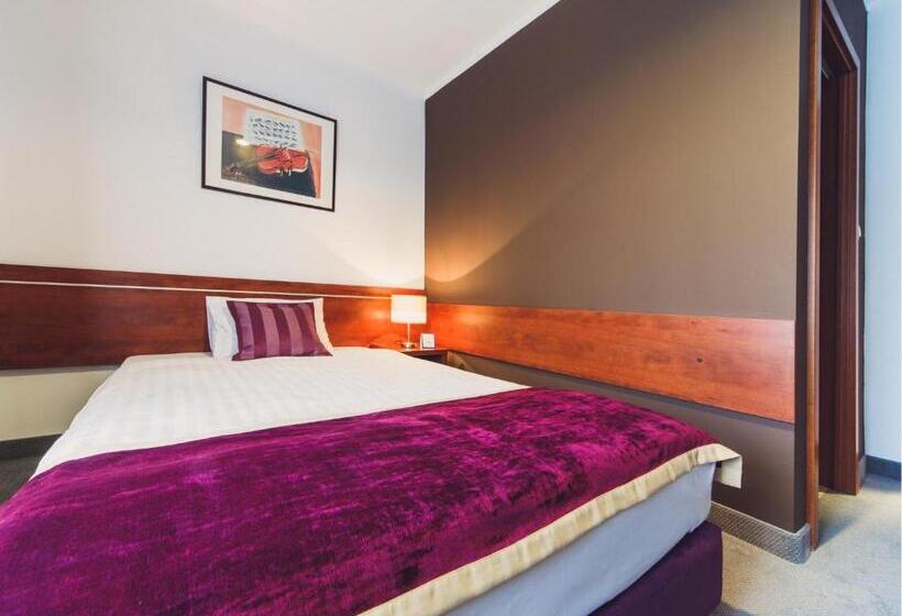 هتل Chmielna Warsaw