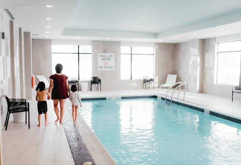 هتل Holiday Inn Express   Sarnia   Point Edward, An Ihg