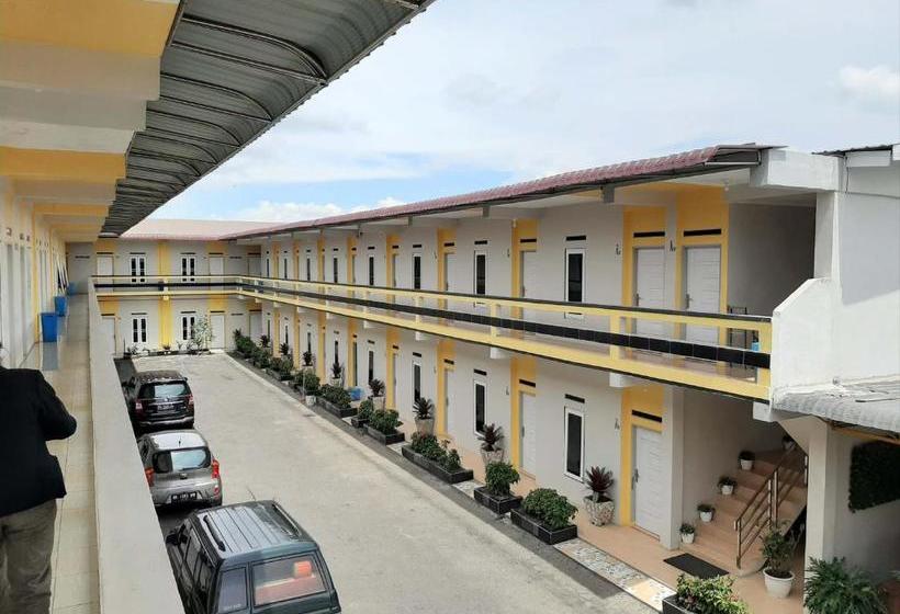 ホテル Oyo 1698 Juma Eluk