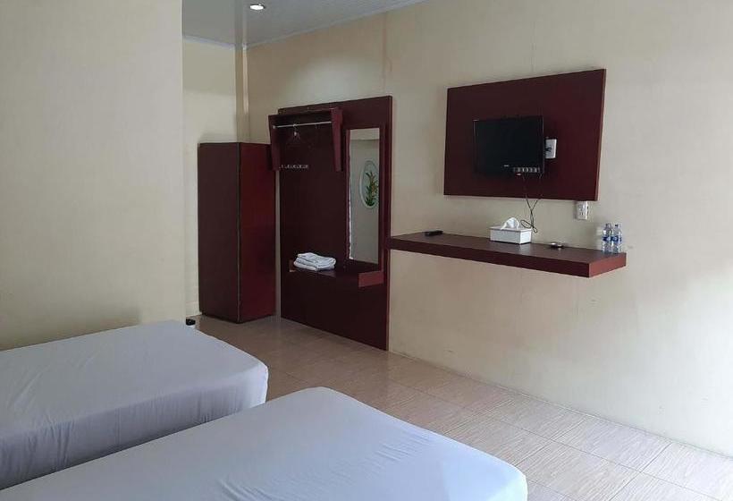 ホテル Oyo 1698 Juma Eluk