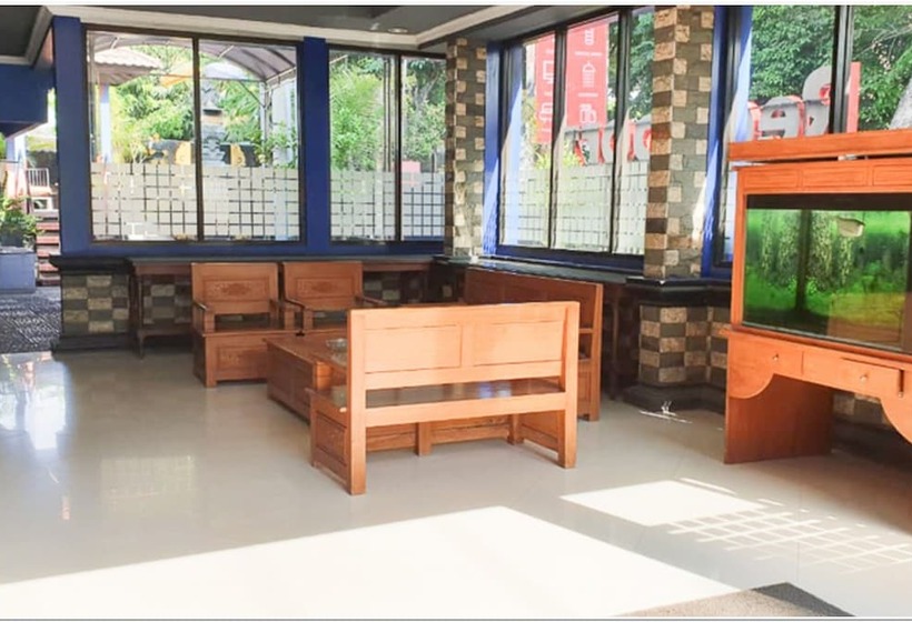 فندق Reddoorz Near Bojonegoro Train Station