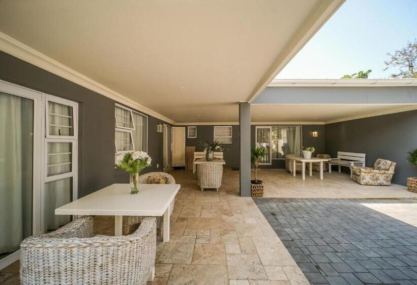 پانسیون 182 Old Transkei Road