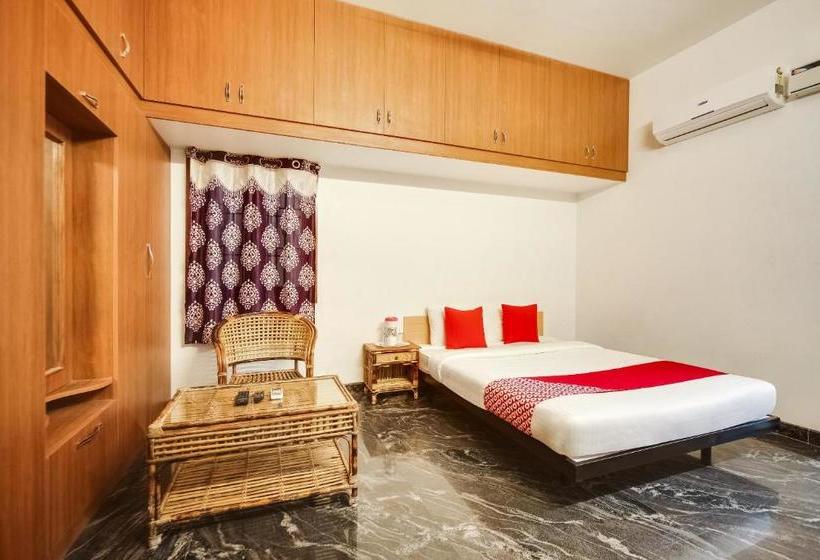 בית מלון כפרי Oyo 60246 Viji Bharathi Guest House