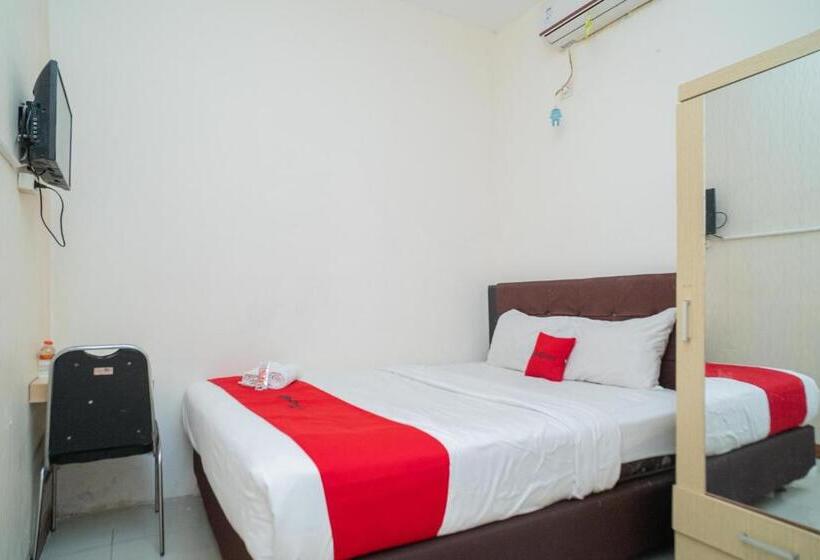 هتل Reddoorz Near Flyover Arjosari Malang