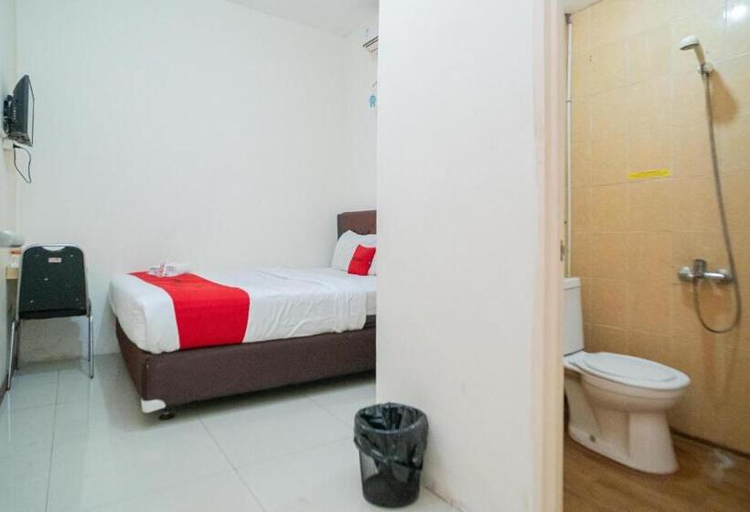 هتل Reddoorz Near Flyover Arjosari Malang