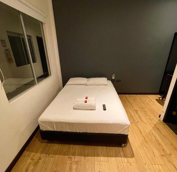 בית מלון כפרי Zugi Inn