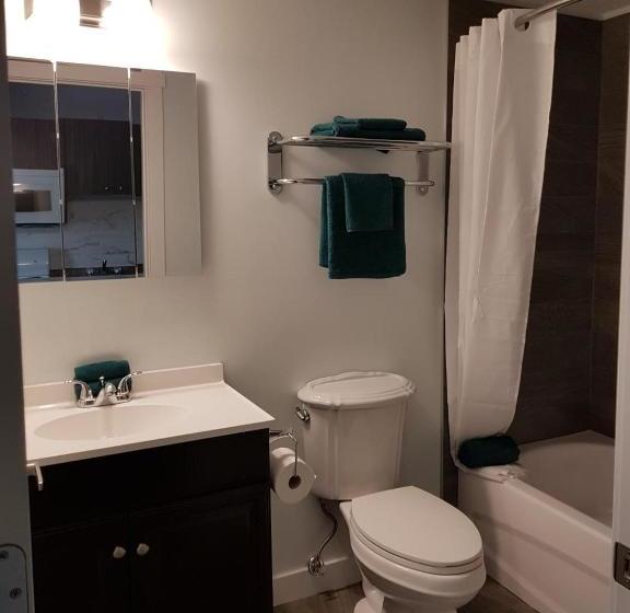 فندق Onoway Inn And Suites