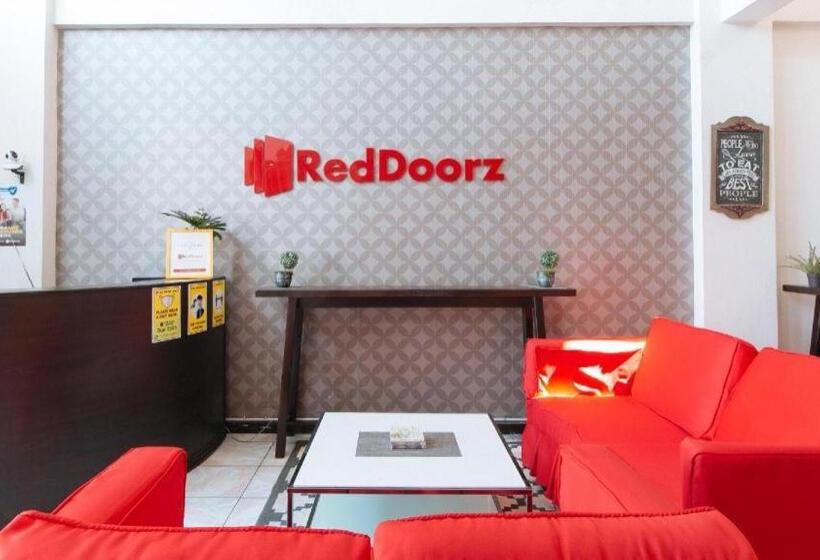 Hotel Reddoorz @ Km 50 Aguinaldo Highway Tagaytay