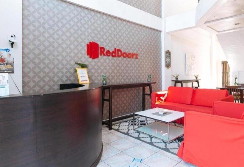 Hotel Reddoorz @ Km 50 Aguinaldo Highway Tagaytay