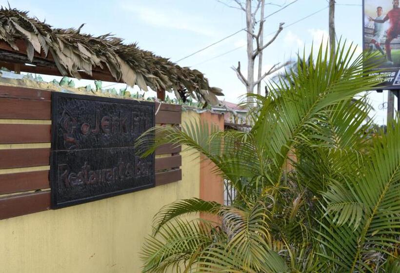 تختخواب و صبحانه Ms. Holder's Comfort Villa