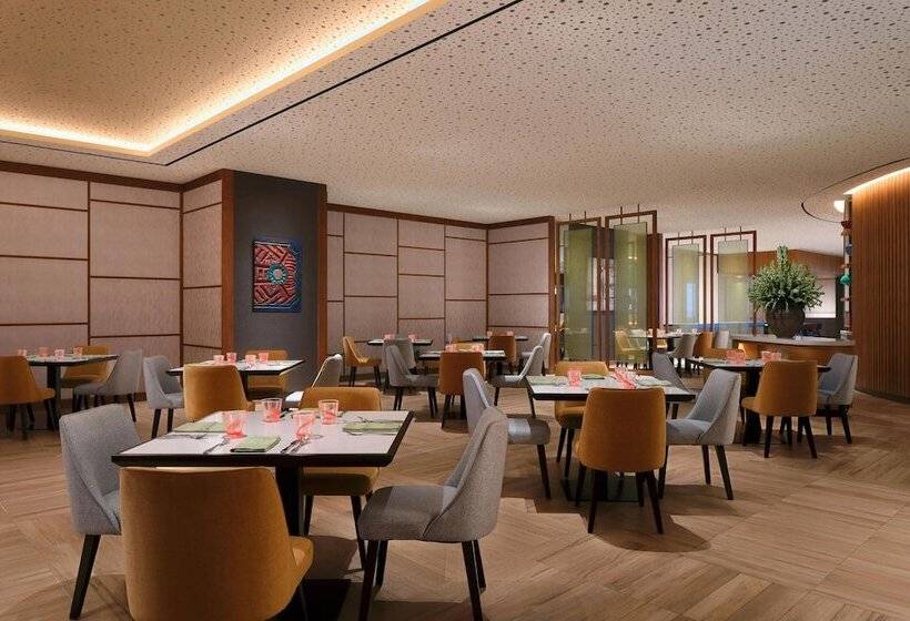 هتل Four Points By Sheraton Surabaya, Pakuwon Indah