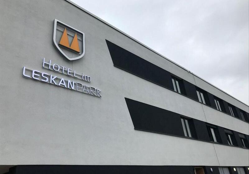 هتل Im Leskanpark