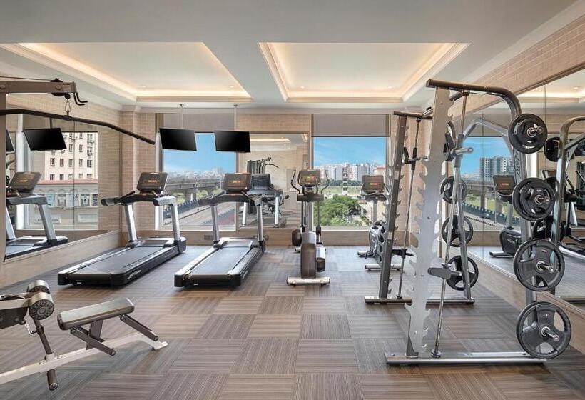 Отель Lemon Tree Premier New Town Kolkata