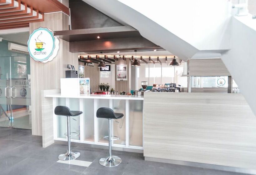 هتل Oyo Flagship 755 Appartel Grand Dhika City