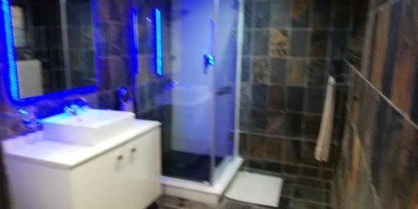 פנסיון Gold Crest Guesthouse