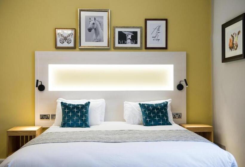 هتل The Dun Cow By Innkeeper S Collection