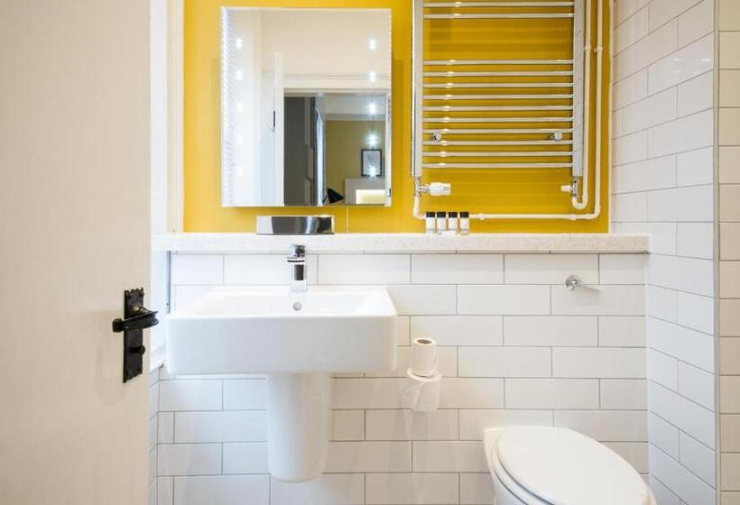 هتل The Dun Cow By Innkeeper S Collection