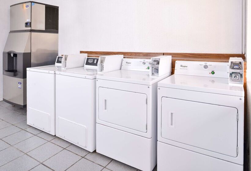 בית מלון כפרי Americas Best Value Inn Clute