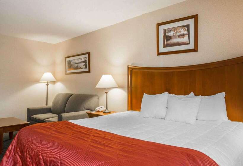 هتل Clarion Inn & Suites At The Outlets Of Lake George