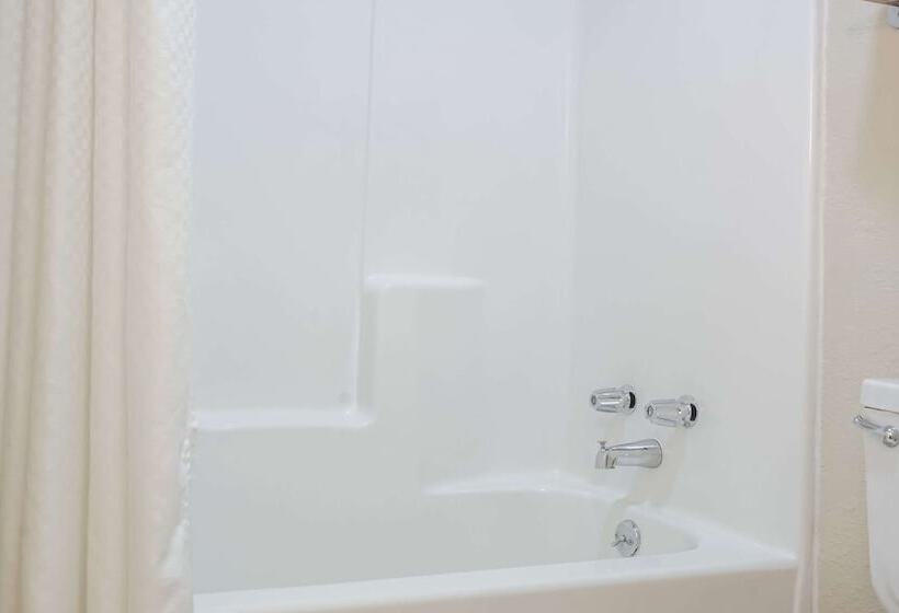 호텔 Days Inn By Wyndham Bastrop