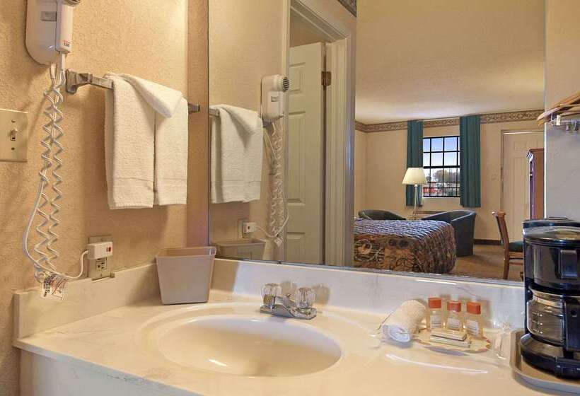 בית מלון כפרי Days Inn By Wyndham Brownsville