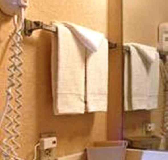 בית מלון כפרי Days Inn By Wyndham Brownsville