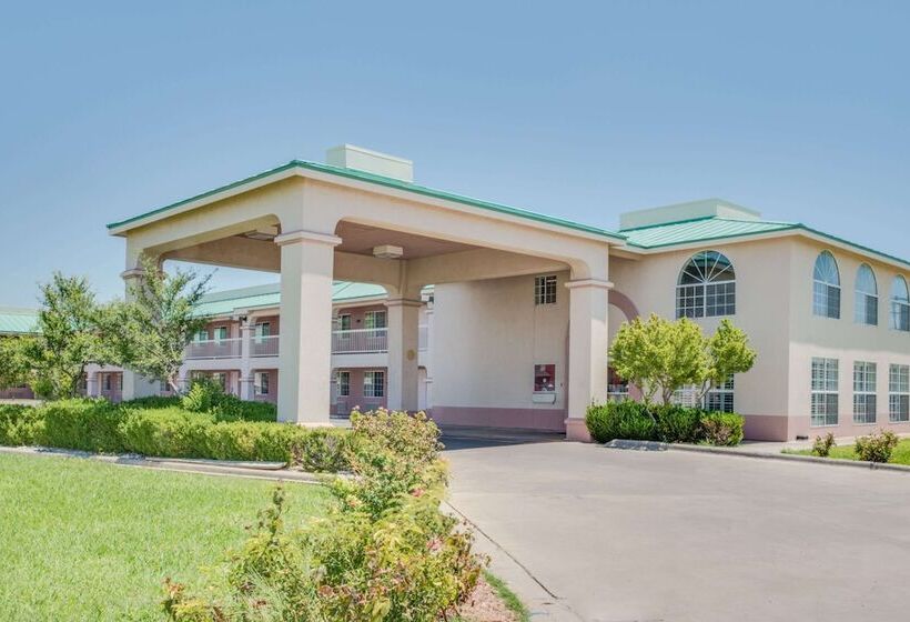 בית מלון כפרי Days Inn By Wyndham Fort Stockton