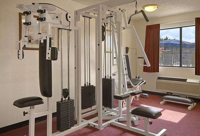 هتل Days Inn By Wyndham Fresno South