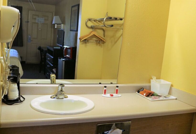هتل Days Inn By Wyndham Fresno South