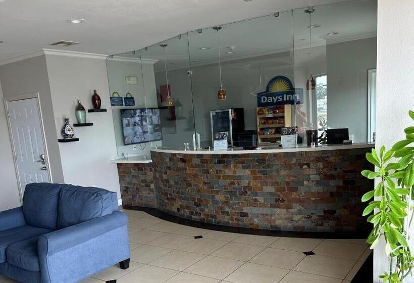 هتل Days Inn By Wyndham Humble/houston Intercontinental Airport
