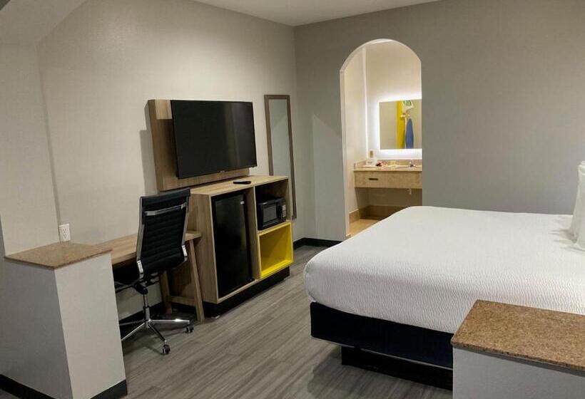 هتل Days Inn By Wyndham Humble/houston Intercontinental Airport