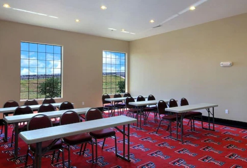 فندق Days Inn By Wyndham Lubbock South