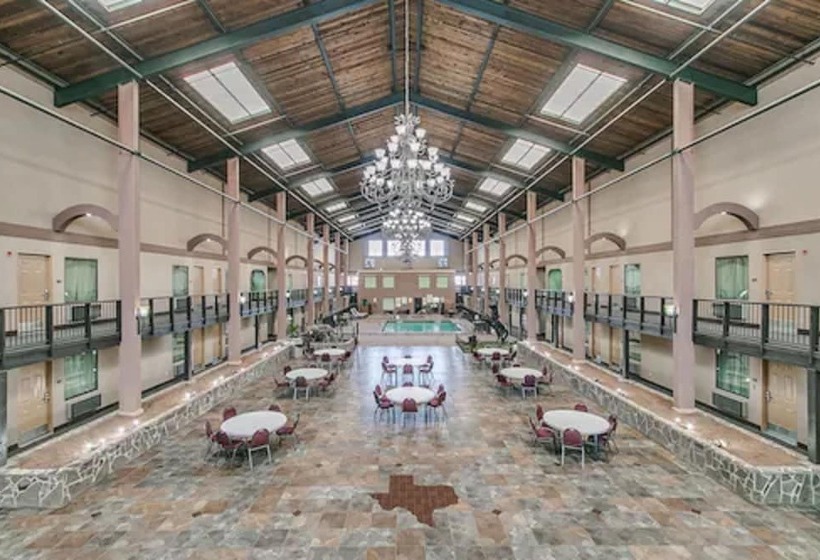 فندق Days Inn By Wyndham Lubbock South