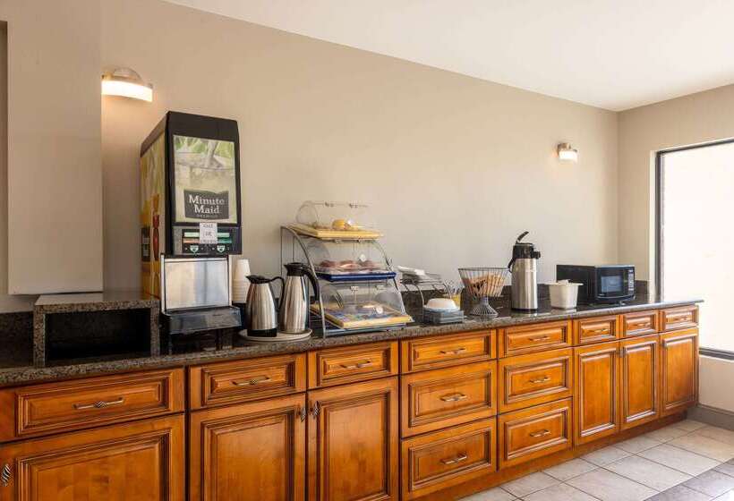 ホテル Days Inn By Wyndham Mooresville Lake Norman