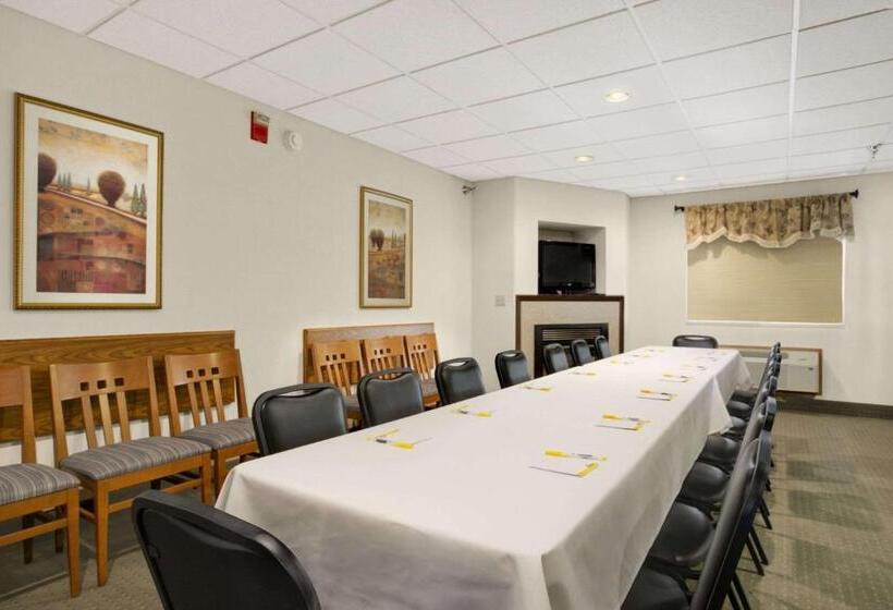 هتل Days Inn By Wyndham Rapid City