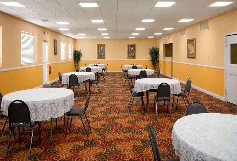 בית מלון כפרי Days Inn By Wyndham Shelby