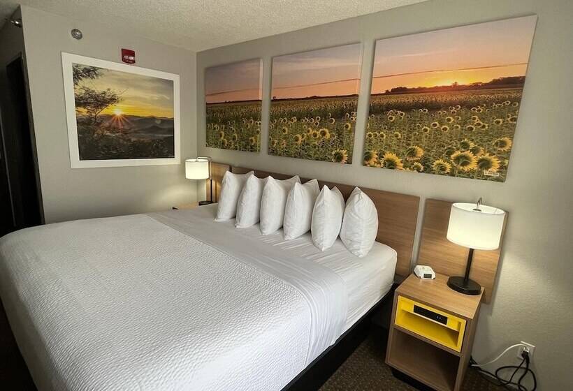 هتل Days Inn By Wyndham Wall