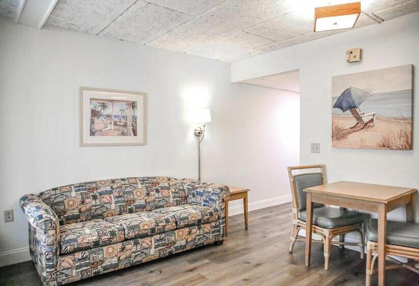 فندق Days Inn & Suites By Wyndham Jekyll Island
