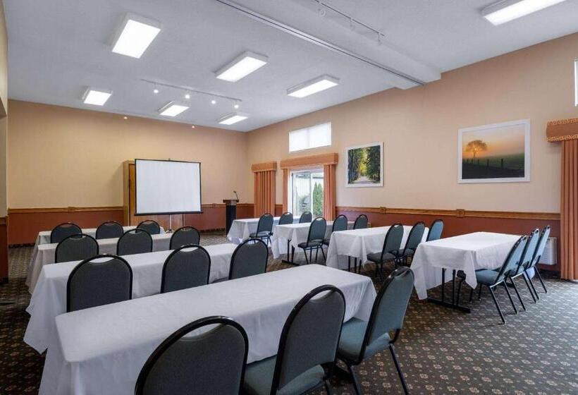 هتل Days Inn & Suites By Wyndham Madison