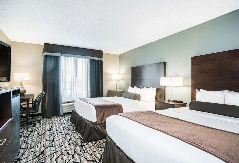 هتل Days Inn & Suites By Wyndham Wausau