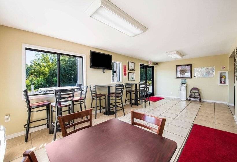 ホテル Econo Lodge   Waynesville