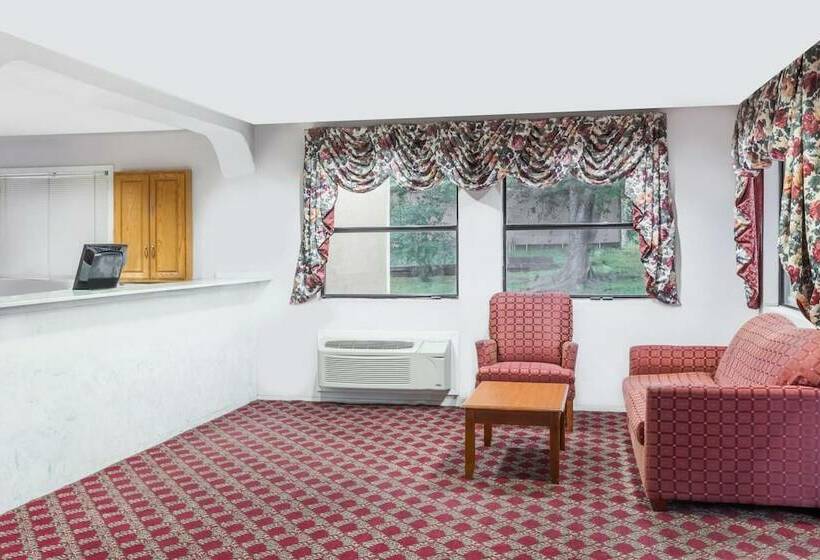 ホテル Deluxe Inn Denton