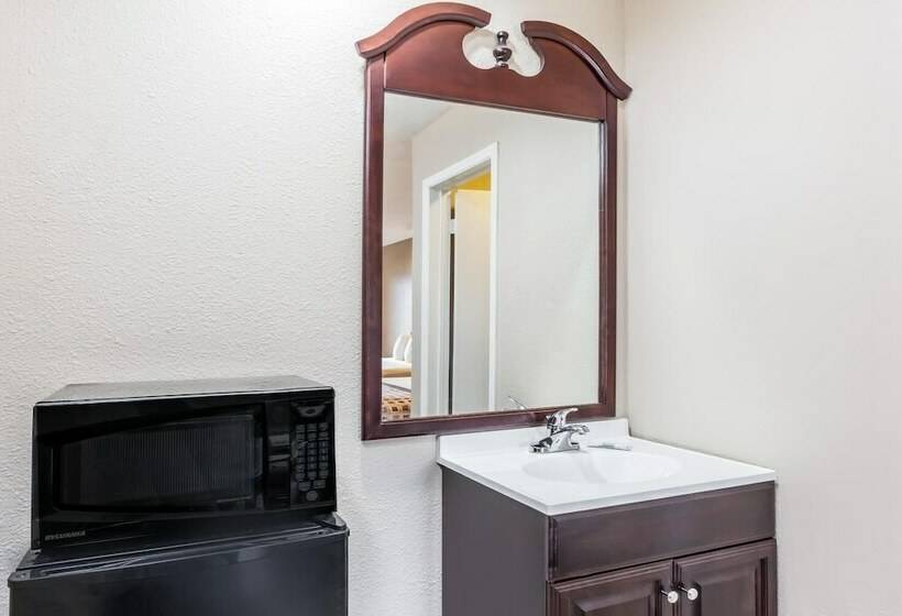 ホテル Deluxe Inn Denton