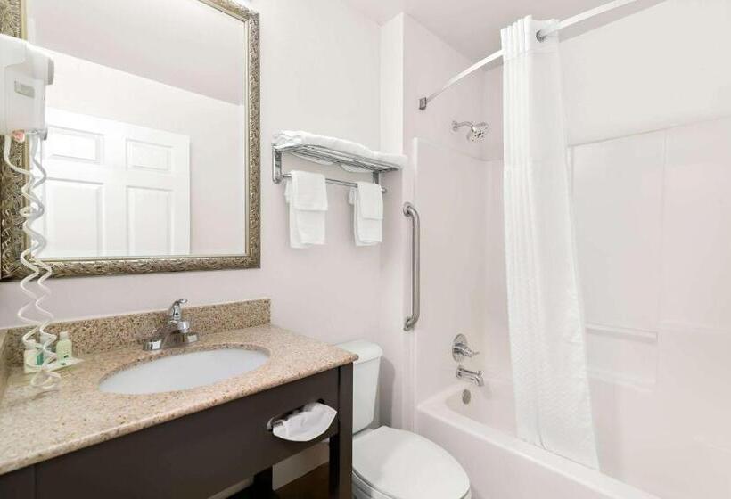 호텔 Quality Inn Merrimack  Nashua