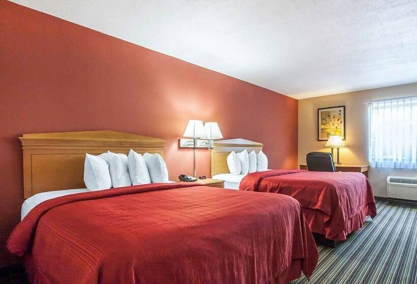 בית מלון כפרי Econo Lodge Inn & Suites